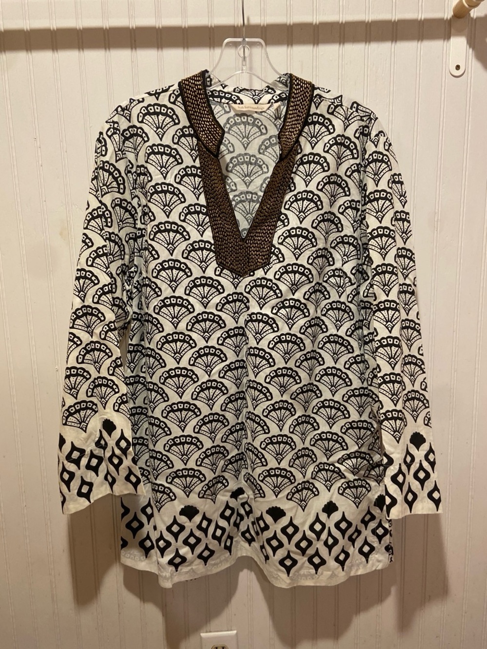 Soft Surroundings Women’s Black and White Printed Tunic with Gold Bead Trim
